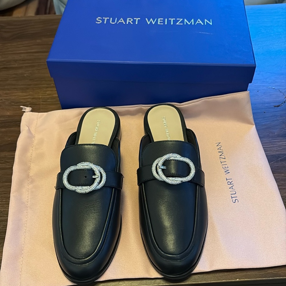 Stuart Weizmann flats NIB 37